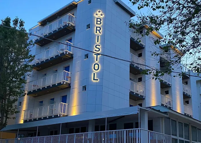 Hotel Bristol - A 30 Mt Dalla Spiaggia